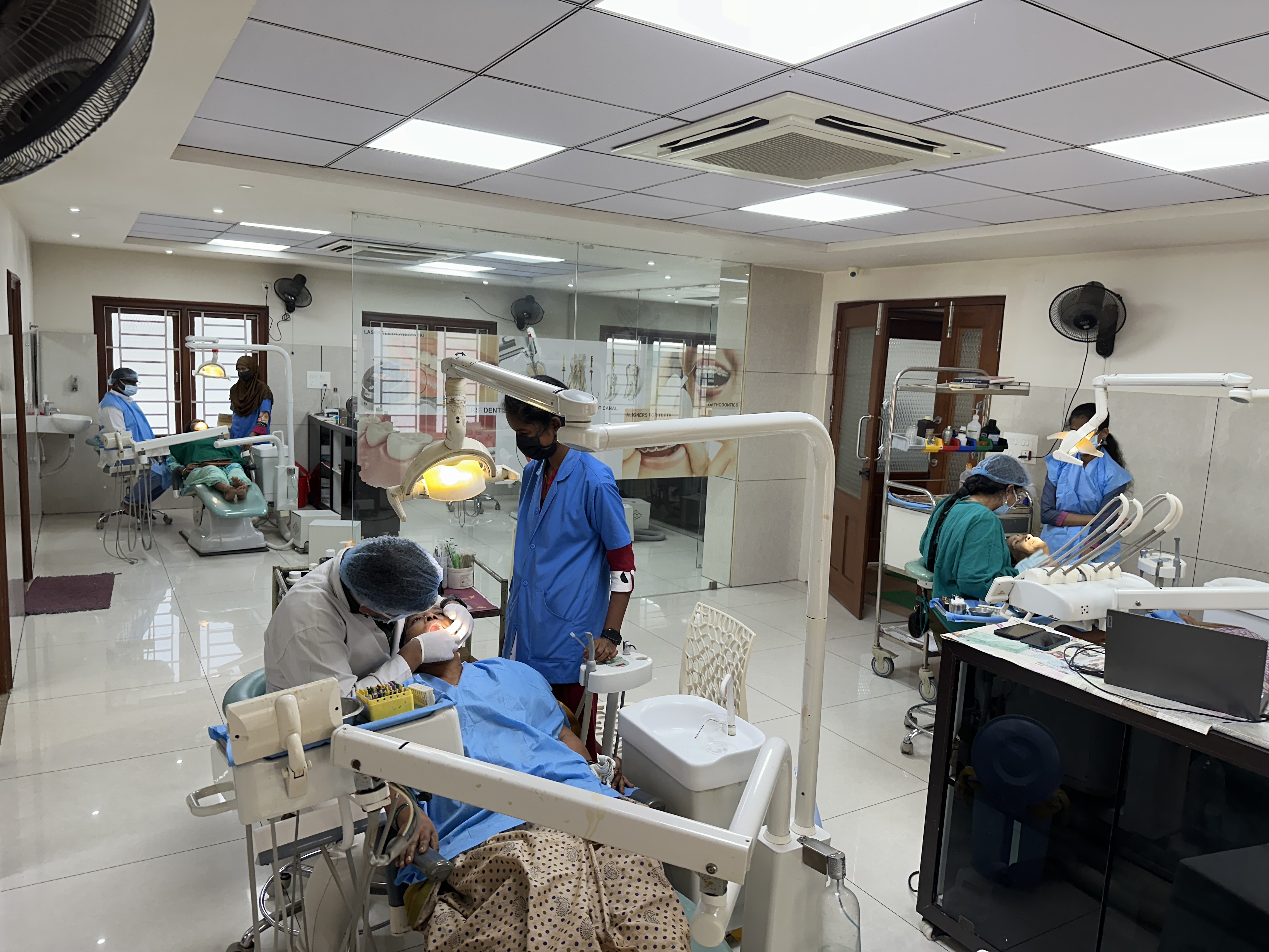 Multi-chair treatment floor